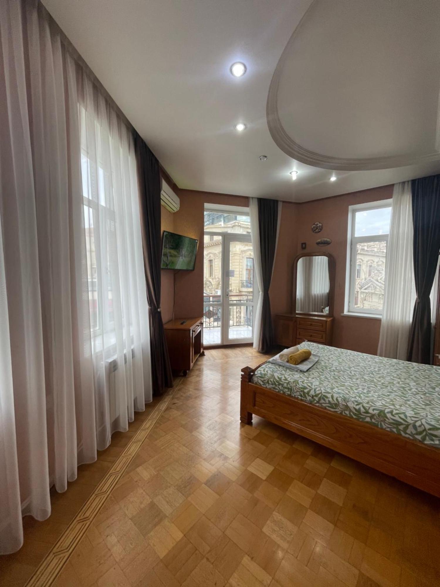 Fountain Square-Balconies In Old Town Apartment Baku Exterior photo